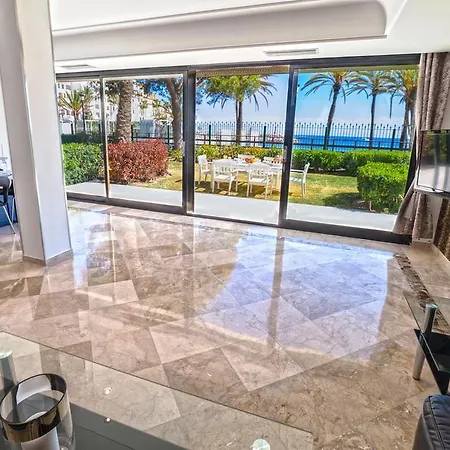Banus Beach 4* Μαρμπέλλα