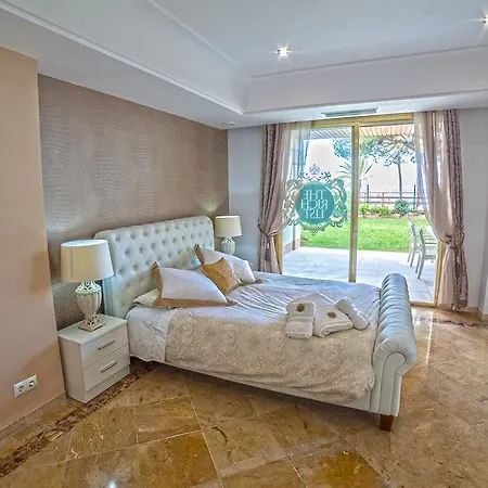 Banus Beach Ξενοδοχείο με διαμερίσματα 4*