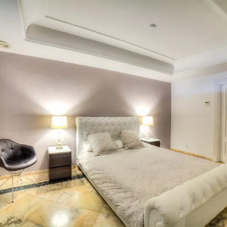 公寓式酒店 Banus Beach 马尔韦利亚