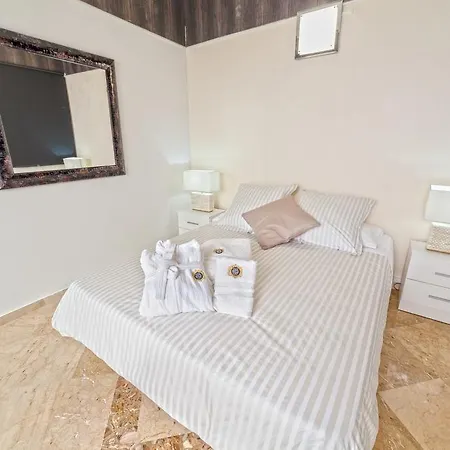 Banus Beach 公寓式酒店
