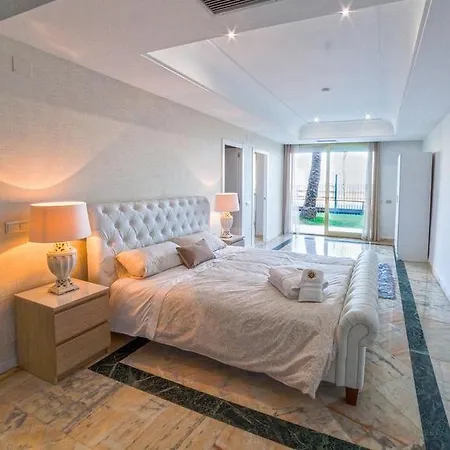 Banus Beach 公寓式酒店 马尔韦利亚