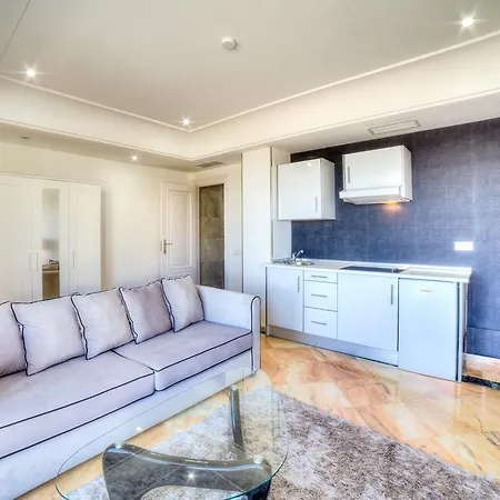 Banus Beach Aparthotel