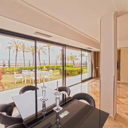 アパートホテル Banus Beach 4*