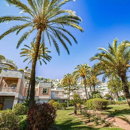 アパートホテル Banus Beach 4*