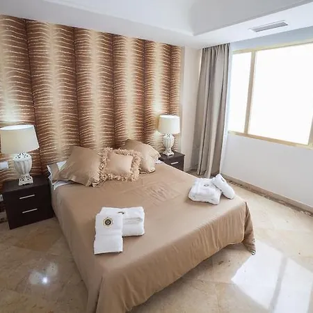 Banus Beach アパートホテル 4*