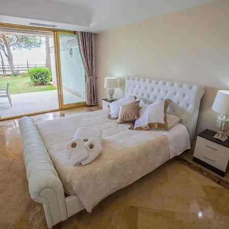 Banus Beach 4* マルベーリャ